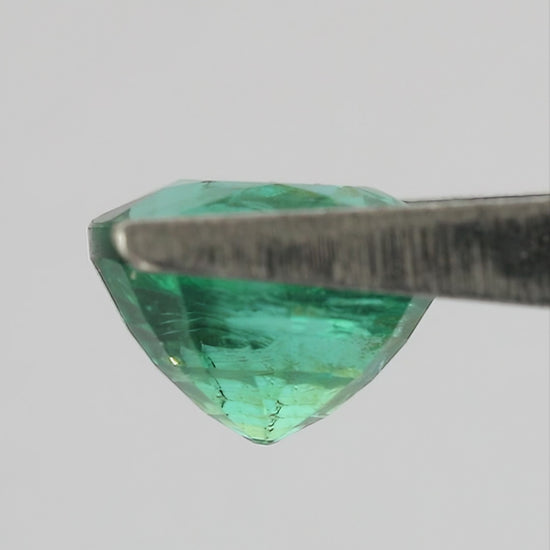 Product video 1: Vivid green Natural Emerald.