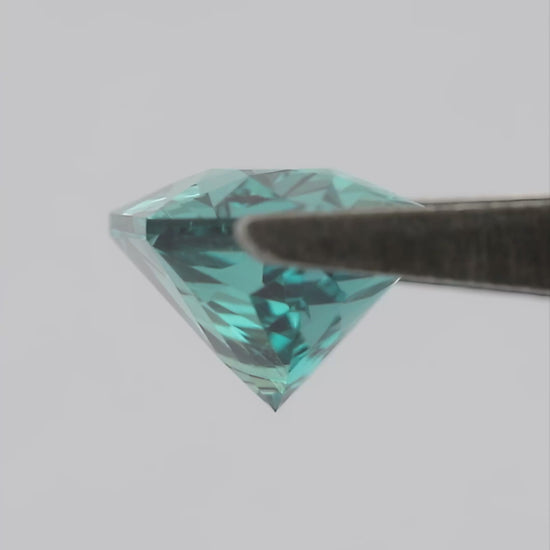 Lab-Grown Alexandrite BLS169 natural daylight video 2