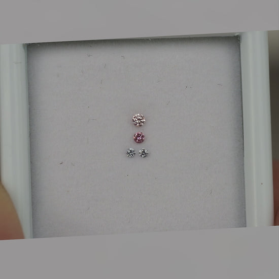 Movement video of the exact four-diamond T728 set, showing face-up reflections and hand-held display-frame scale.