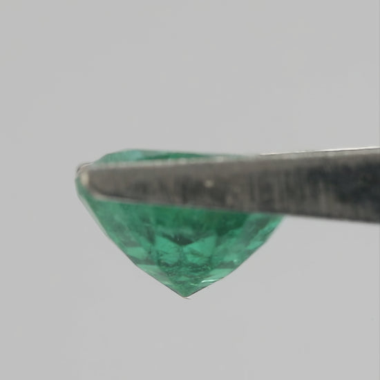 Product video 1: Rich vivid green Natural Emerald.