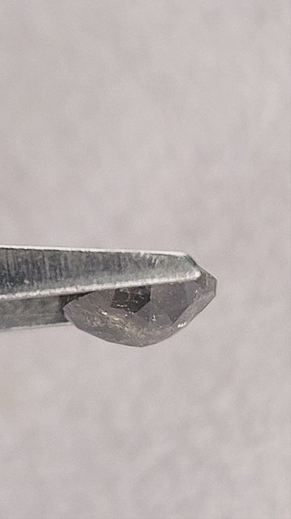 Product video 1: Salt and pepper Natural Diamond.