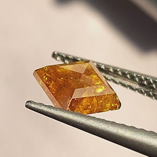 BS0048 Fancy Vivid Orange Natural Diamond rotation and scale video