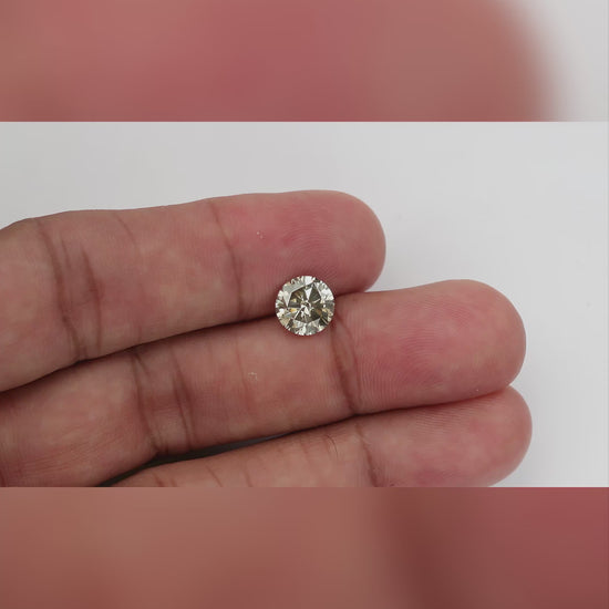 Natural diamond KL443 natural daylight video 3