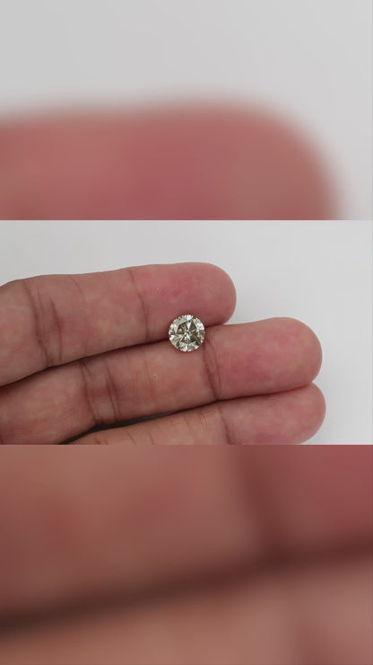 Natural diamond KL443 natural daylight video 3