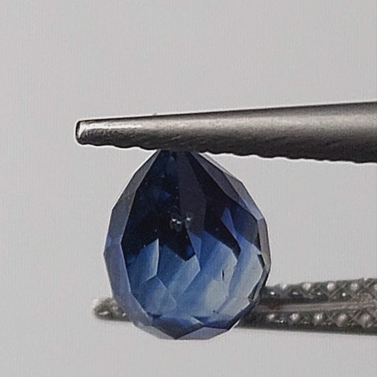 Product video 1: Royal blue Natural Sapphire.