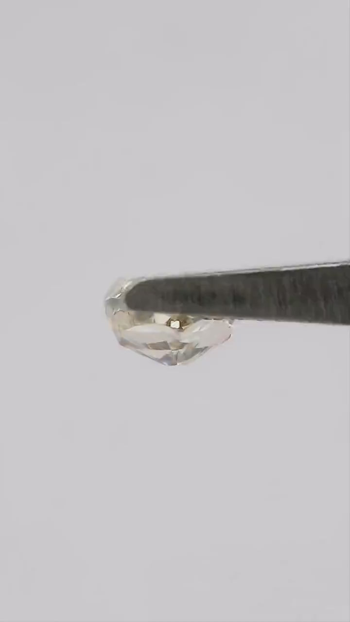Natural diamond BF082 natural daylight video 2