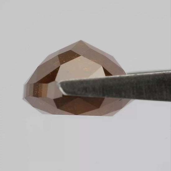 Product video 1: Reddish orange Natural Diamond.