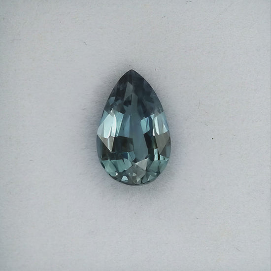 Natural sapphire BNS180 natural daylight video 3