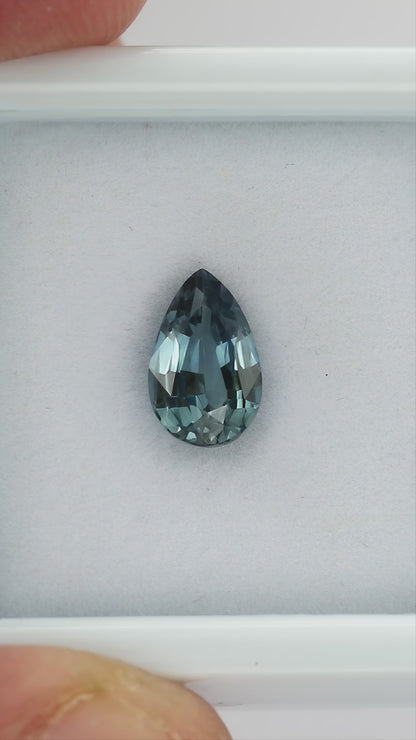 Natural sapphire BNS180 natural daylight video 3