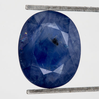 Movement video showing the exact blue sapphire from changing angles.